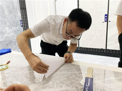 黃金石代密縫超耐磨+連紋大理石瓷磚三合一新工藝、新產品發布會成功舉辦